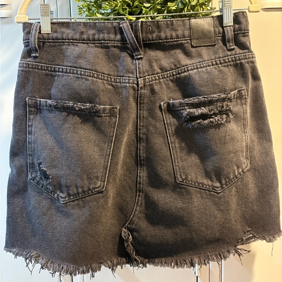Free People We The Free Brea Cutoff Denim Mini Skirt Faded Black Sz 30 - Picture 2 of 3